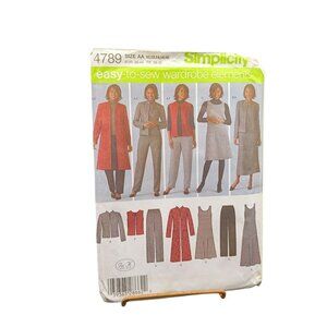 Simplicity 4789 Easy-To-Sew Wardrobe Elements Pattern Size AA 10-18